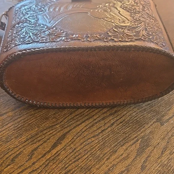 Hand Made Western Horse Leather Tooled Purse - Picture 3 of 4
